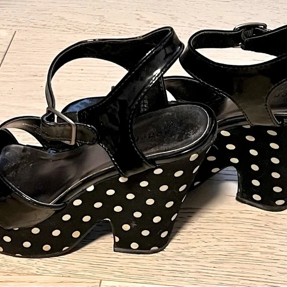 Madden Girl Platform Sandals - Picture 4 of 11